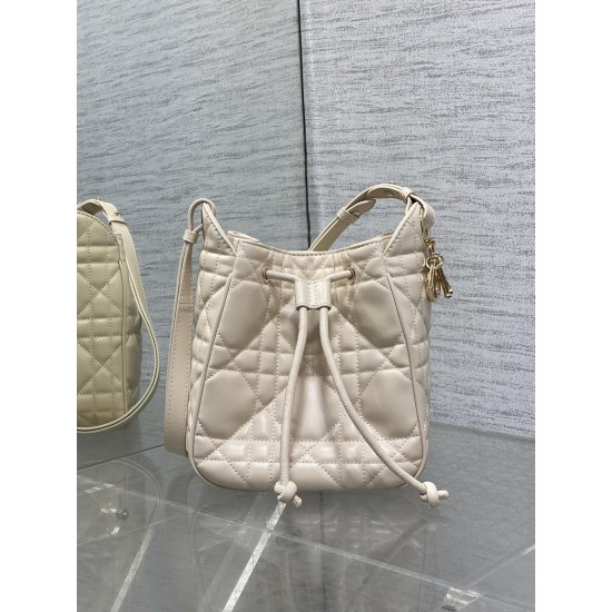 Dior Caro