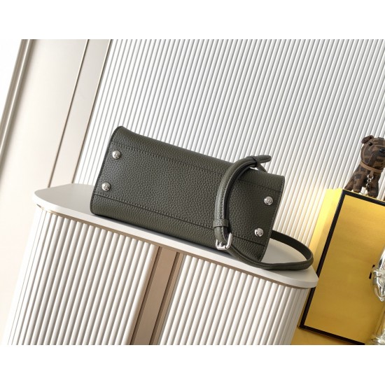 FENDI Peekaboo