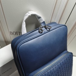 Bottega Veneta More