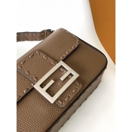 FENDI Baguette