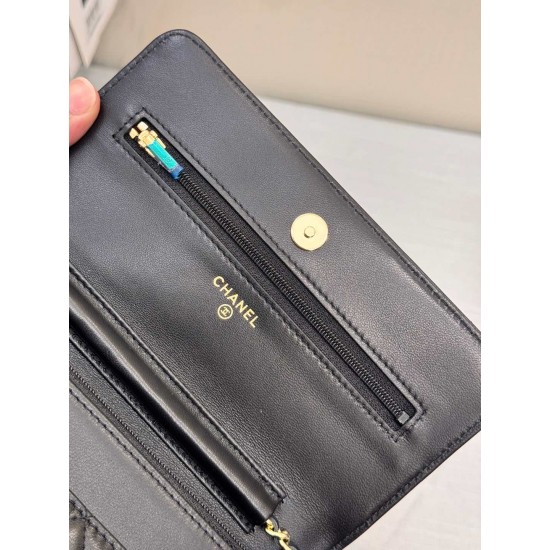 CHANEL WOC