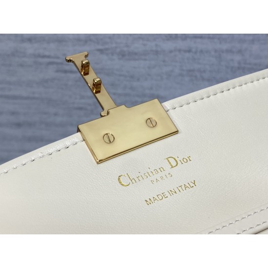 Dior Montaigne