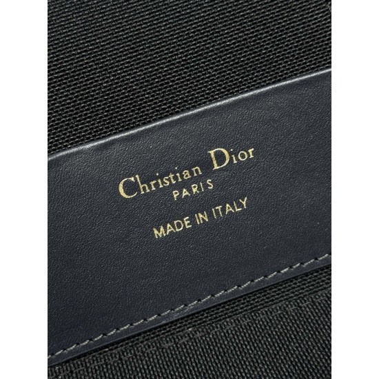 Dior Montaigne