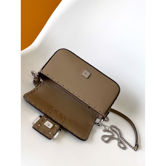FENDI Baguette
