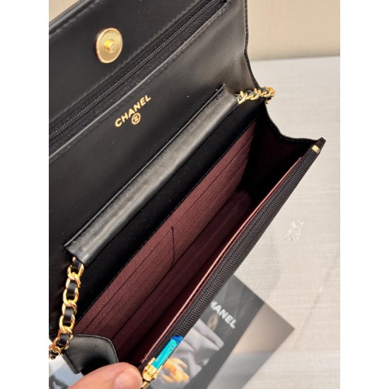 CHANEL WOC
