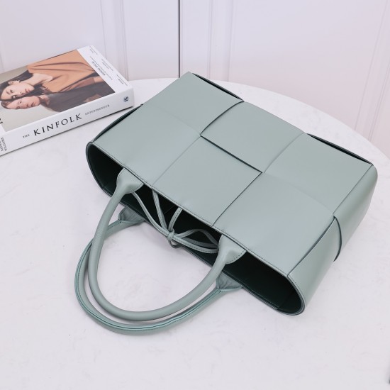 Bottega Veneta Tote