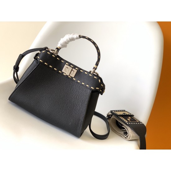 FENDI Peekaboo