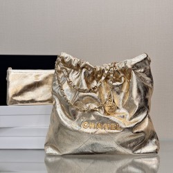 CHANEL 22 Bag