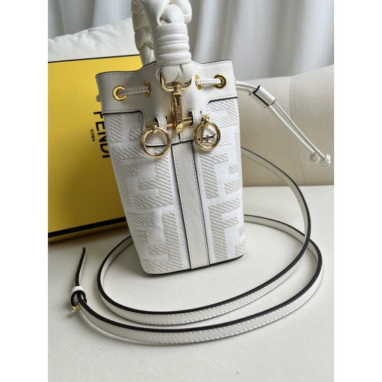 FENDI Bucket Bags