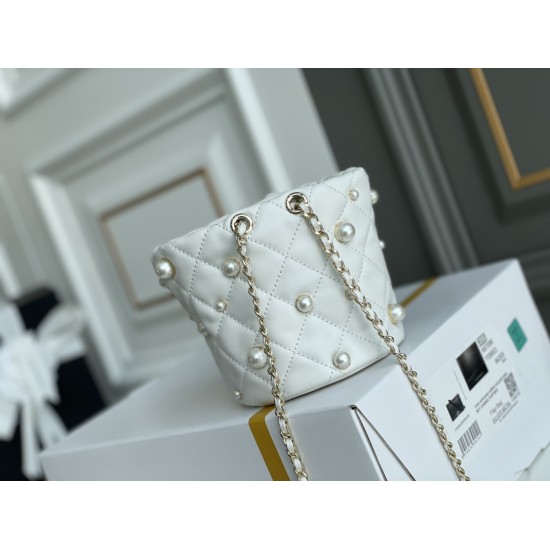 CHANEL BUCKET