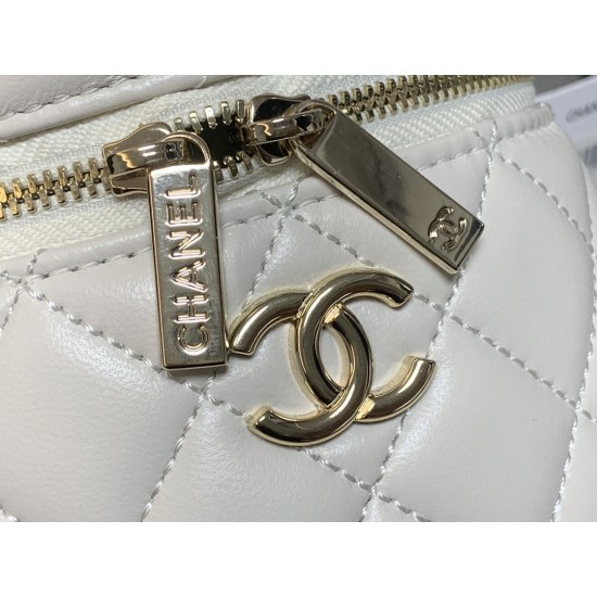 CHANEL BUCKET