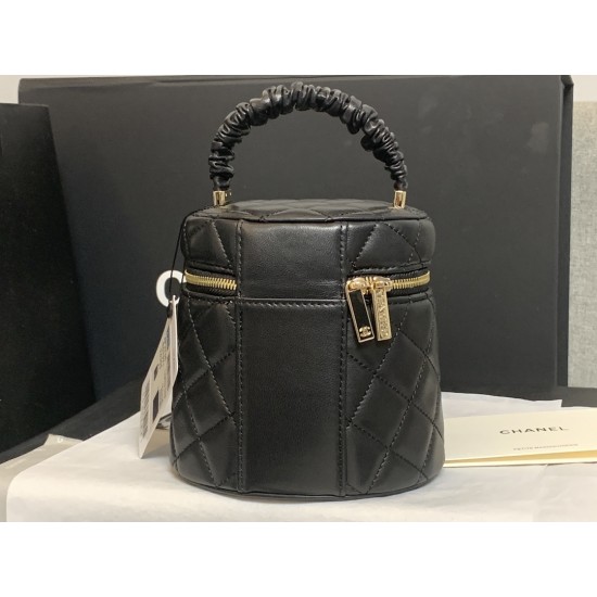 CHANEL BUCKET