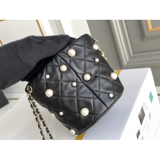 CHANEL BUCKET