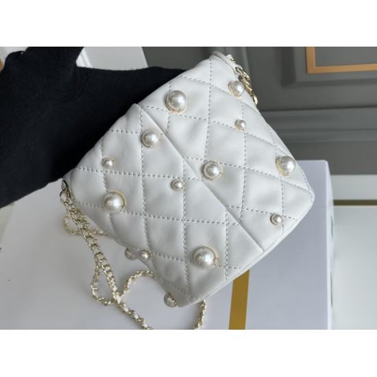 CHANEL BUCKET
