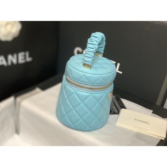 CHANEL BUCKET