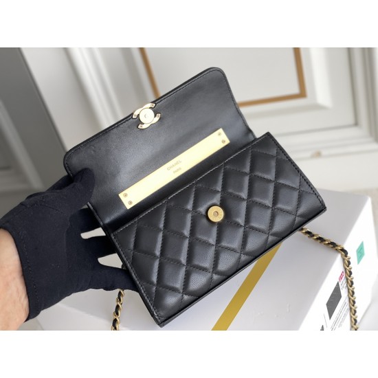 CHANEL COCO HANDLE