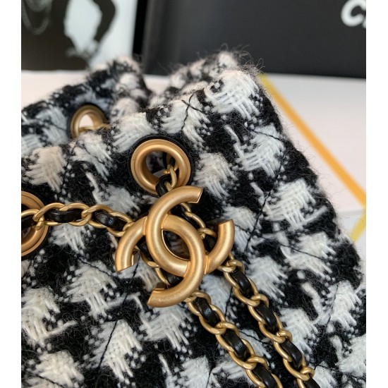 CHANEL BUCKET