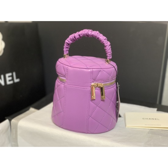 CHANEL BUCKET