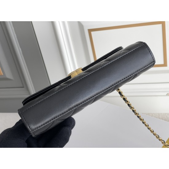 CHANEL COCO HANDLE