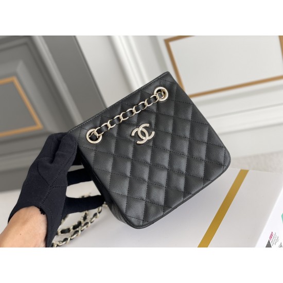CHANEL BUCKET