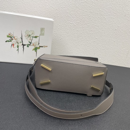 LOEWE bags