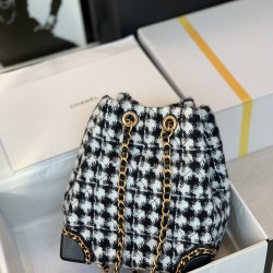CHANEL BUCKET