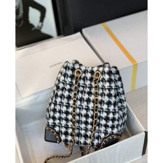 CHANEL BUCKET