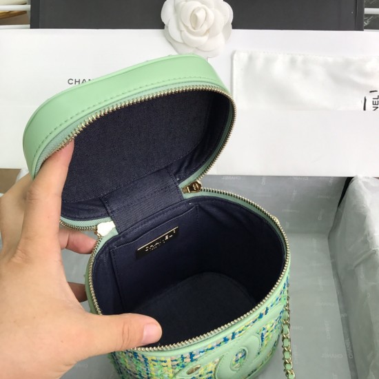 CHANEL BUCKET