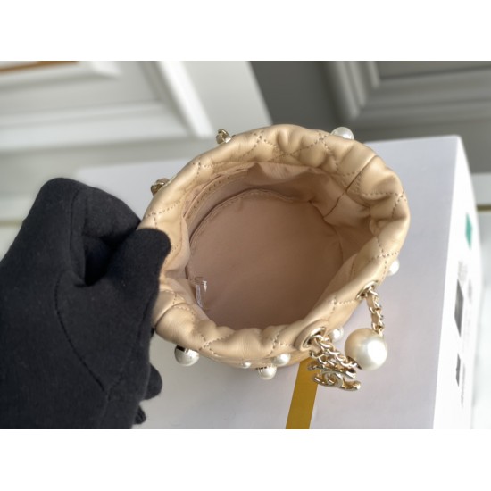 CHANEL BUCKET