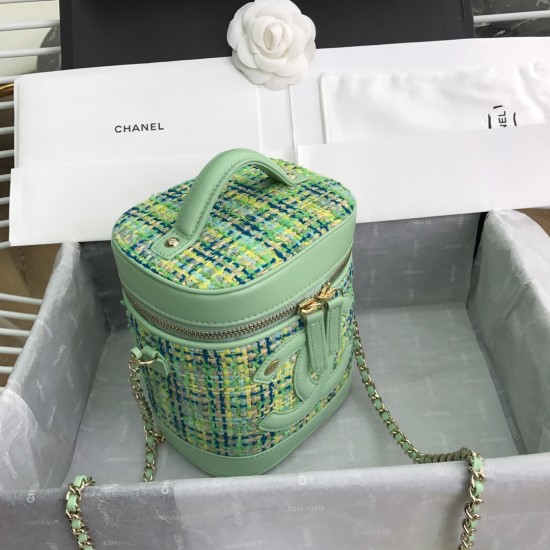 CHANEL BUCKET