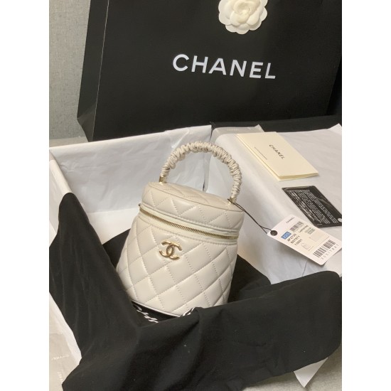 CHANEL BUCKET