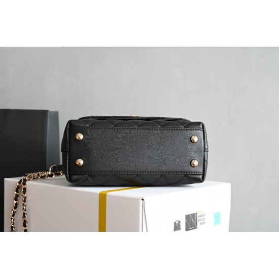 CHANEL COCO HANDLE