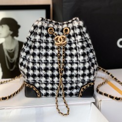 CHANEL BUCKET