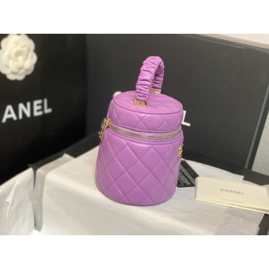 CHANEL BUCKET