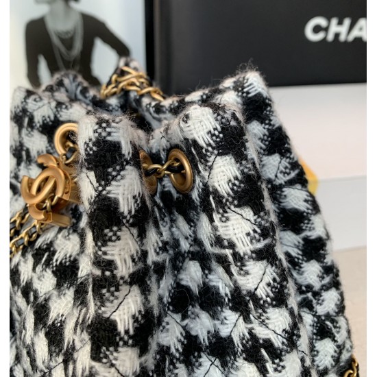 CHANEL BUCKET