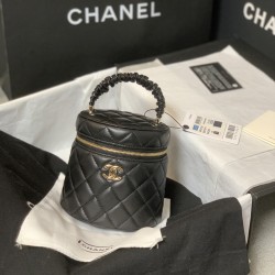 CHANEL BUCKET