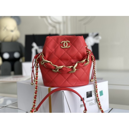 CHANEL BUCKET