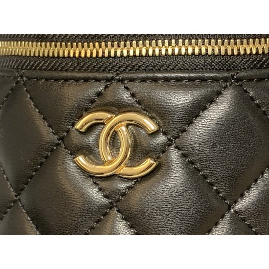CHANEL BUCKET