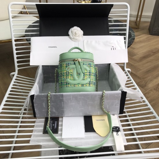 CHANEL BUCKET