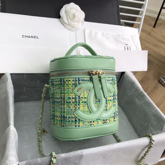 CHANEL BUCKET