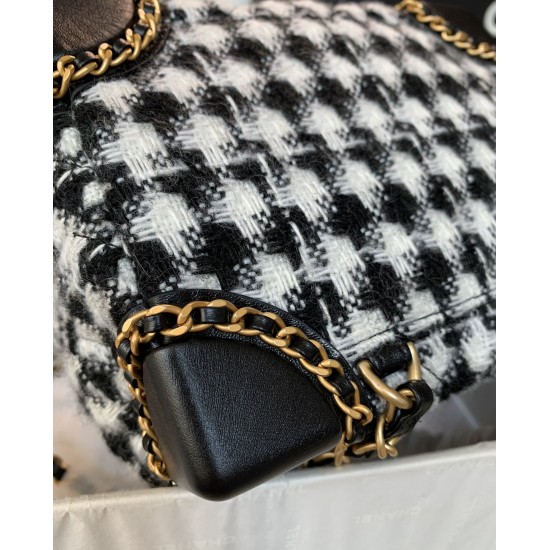 CHANEL BUCKET